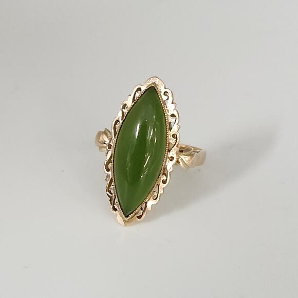 Vintage 14k Yellow Gold Natural Jade Ring Size 6.75 - Picture 2 of 6